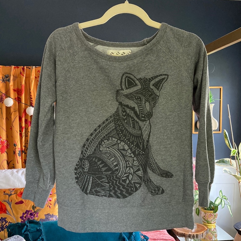 Gray 3/4 sleeve sweatshirt by The Rise and Fall. Gently used No stains or tears